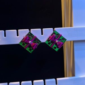 Gift box earrings